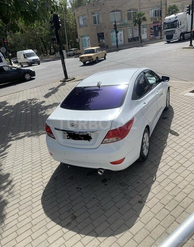 Hyundai Accent 2015, 182,000 km - 1.6 л - Bakı