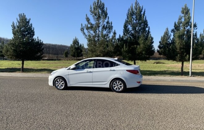 Hyundai Accent 2015, 182,000 km - 1.6 л - Bakı
