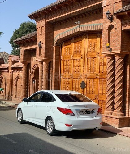 Hyundai Accent 2015, 182,000 km - 1.6 л - Bakı