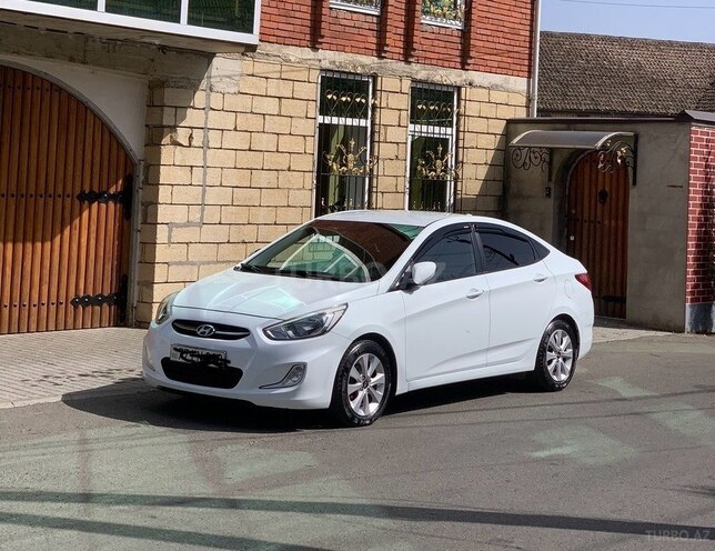 Hyundai Accent 2015, 182,000 km - 1.6 л - Bakı