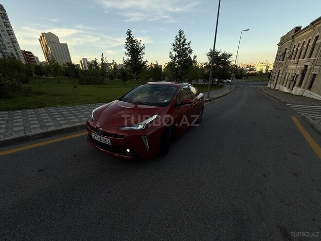 Toyota Prius-12