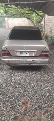 Mercedes E 250 1994, 421,245 km - 2.5 l - İmişli