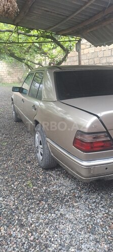 Mercedes E 250 1994, 421,245 km - 2.5 l - İmişli