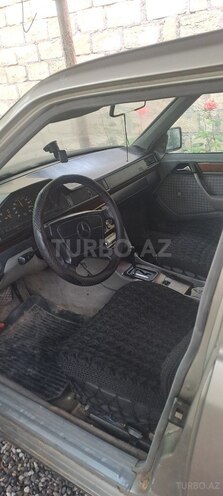 Mercedes E 250 1994, 421,245 km - 2.5 l - İmişli