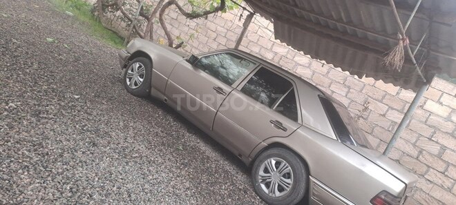 Mercedes E 250 1994, 421,245 km - 2.5 l - İmişli