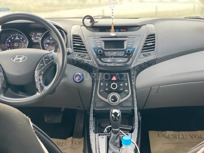 Hyundai Elantra 2015, 188,293 km - 1.8 l - Bakı