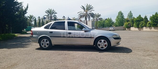 Opel Vectra 1999, 400,000 km - 2.0 l - Astara