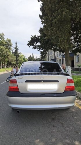 Opel Vectra 1999, 400,000 km - 2.0 l - Astara