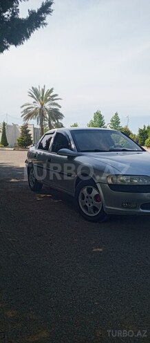 Opel Vectra 1999, 400,000 km - 2.0 l - Astara