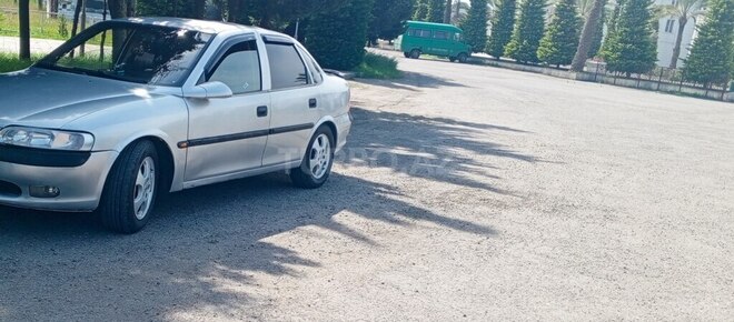 Opel Vectra 1999, 400,000 km - 2.0 l - Astara