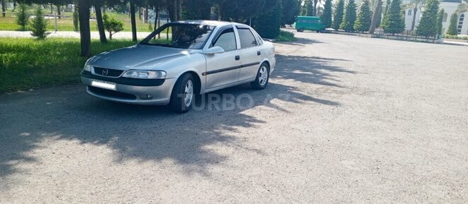 Opel Vectra 1999, 400,000 km - 2.0 l - Astara
