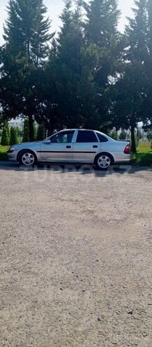 Opel Vectra 1999, 400,000 km - 2.0 l - Astara