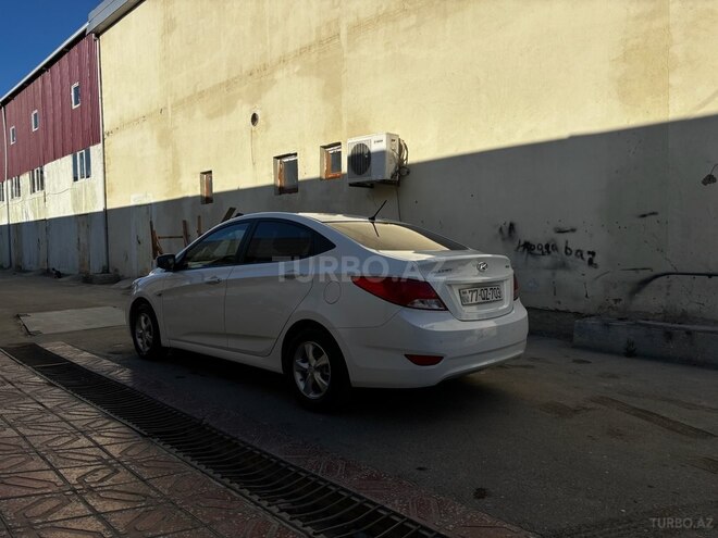 Hyundai Accent 2016, 220,000 km - 1.4 l - Bakı