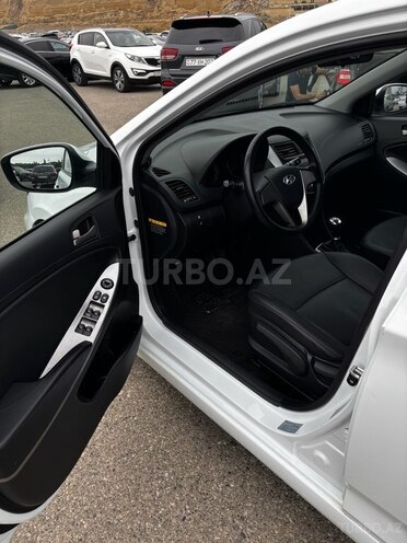 Hyundai Accent 2016, 220,000 km - 1.4 l - Bakı
