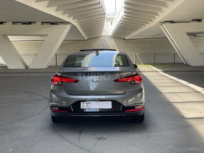 Hyundai Elantra 2019, 173,165 km - 2.0 l - Bakı