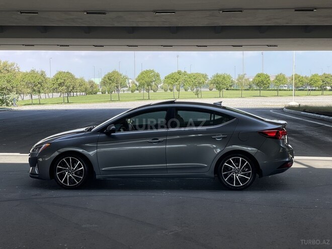 Hyundai Elantra 2019, 173,165 km - 2.0 l - Bakı