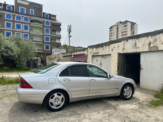 Mercedes C 320 2000, 386,000 km - 3.2 l - Bakı