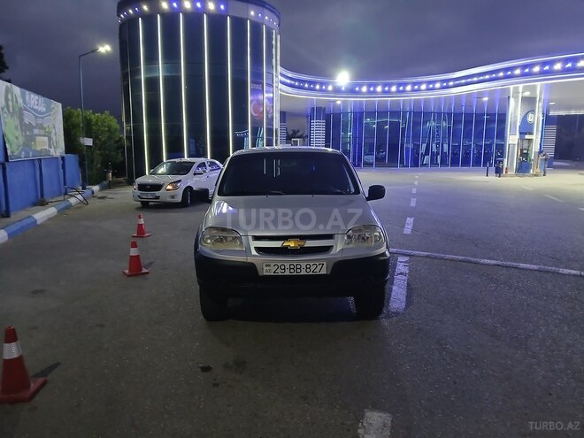 Chevrolet Niva 2013, 300,000 km - 1.7 l - Bakı