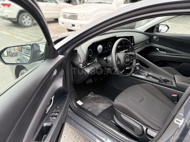 Hyundai Elantra-5