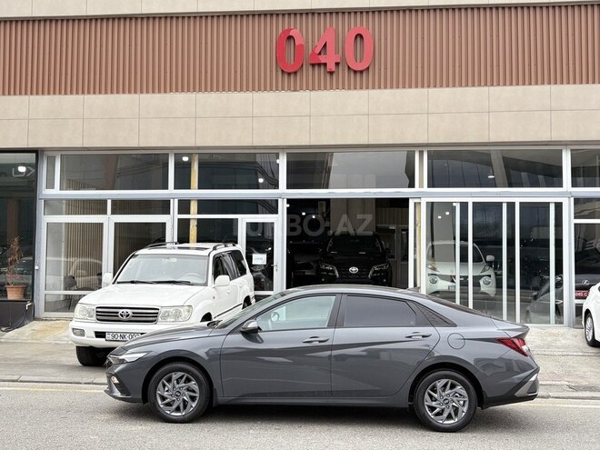Hyundai Elantra-3