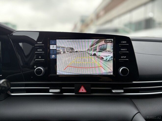 Hyundai Elantra-8