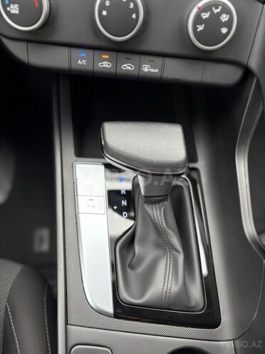 Hyundai Elantra-10