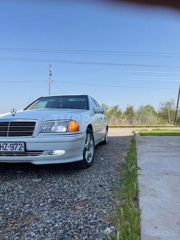 Mercedes C 230 1999, 199,000 km - 2.3 л - Saatlı