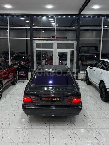 Mercedes E 220 d 2000, 288,000 km - 2.2 l - Sumqayıt