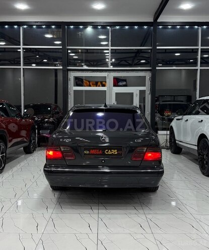Mercedes E 220 d 2000, 288,000 km - 2.2 l - Sumqayıt