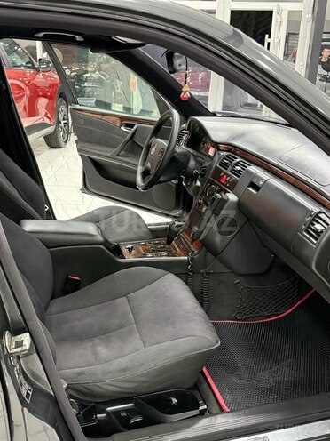Mercedes E 220 d 2000, 288,000 km - 2.2 l - Sumqayıt