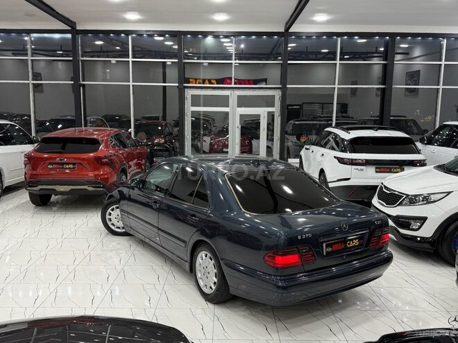 Mercedes E 270 2000, 288,000 km - 2.7 l - Sumqayıt