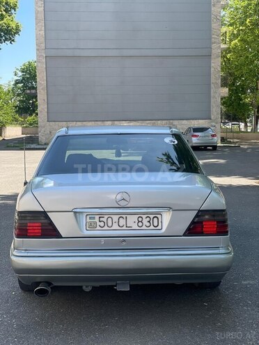Mercedes E 250 1995, 298,000 km - 2.5 л - İsmayıllı