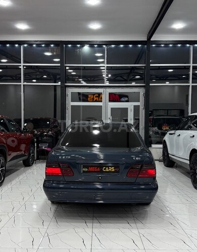 Mercedes E 270 2000, 288,000 km - 2.7 l - Sumqayıt