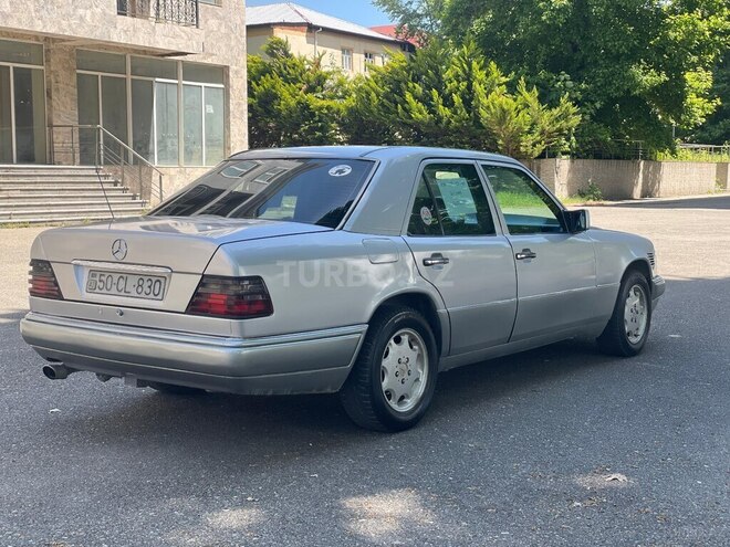 Mercedes E 250 1995, 298,000 km - 2.5 л - İsmayıllı