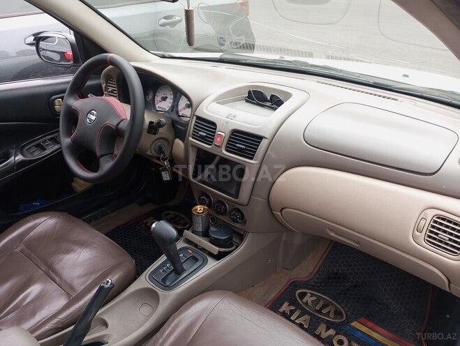 Nissan Sunny 2010, 268,888 km - 1.6 l - Bakı