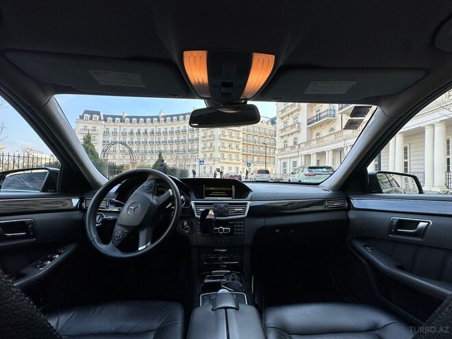 Mercedes E 200 d 2012, 331,500 km - 2.2 l - Bakı