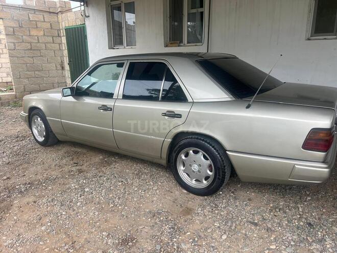 Mercedes E 200 d 1993, 456,000 km - 2.0 л - Beyləqan