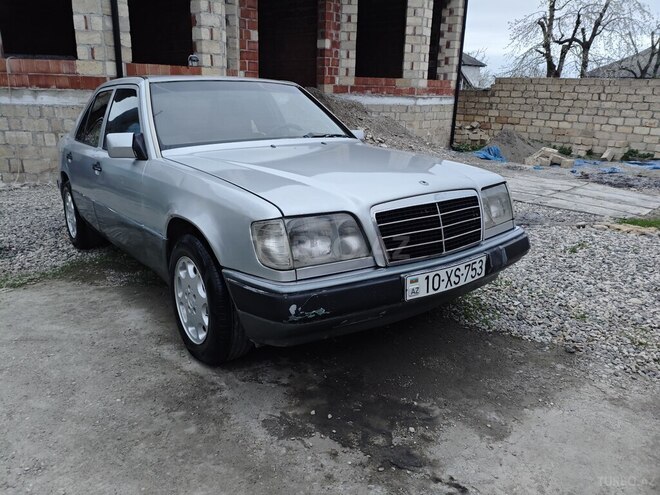 Mercedes E 200 d 1993, 222,222 km - 2.0 l - Quba