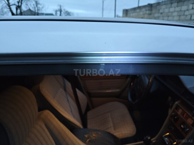 Mercedes E 200 d 1993, 222,222 km - 2.0 l - Quba