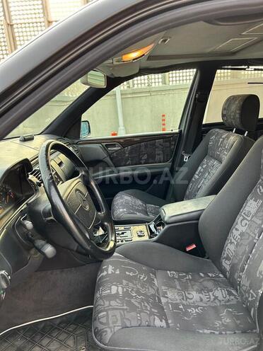 Mercedes E 240 1998, 238,000 km - 2.4 l - Bakı