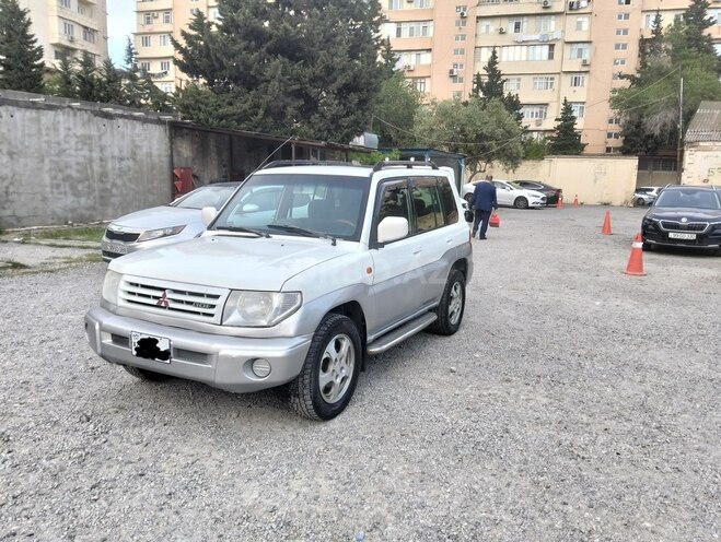 Mitsubishi Pajero io 2001, 286,085 km - 2.0 l - Bakı