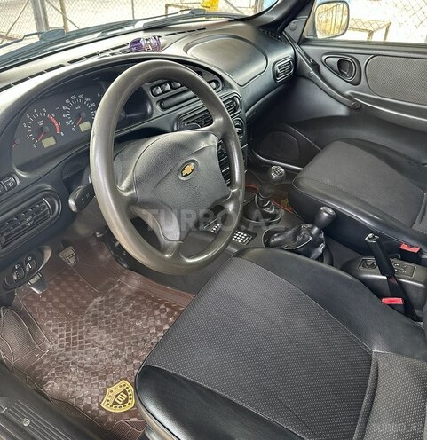 Chevrolet Niva 2007, 198,000 km - 1.7 л - Yevlax