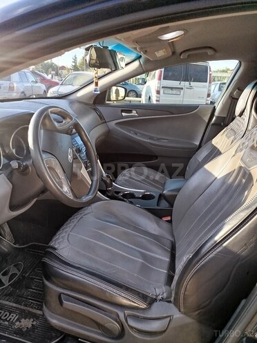 Hyundai Sonata 2011, 180,000 km - 2.4 l - Quba