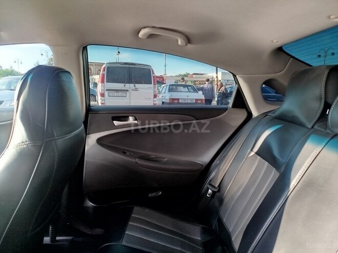 Hyundai Sonata 2011, 180,000 km - 2.4 l - Quba