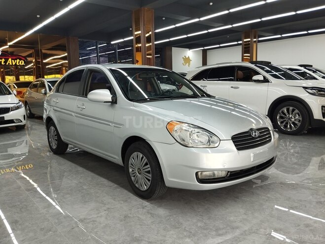 Hyundai Accent-2
