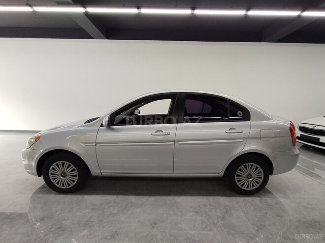 Hyundai Accent-8