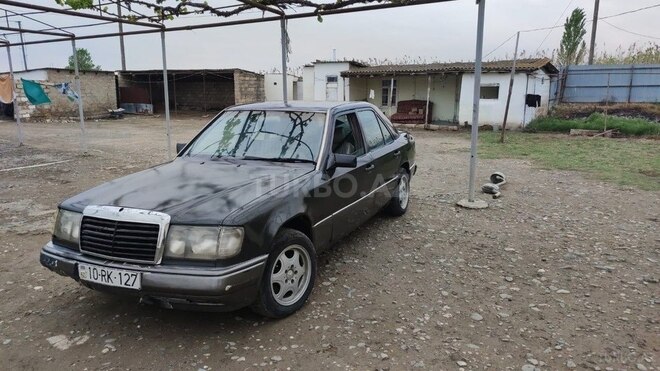 Mercedes E 230 1995, 352,870 km - 2.3 l - Şirvan