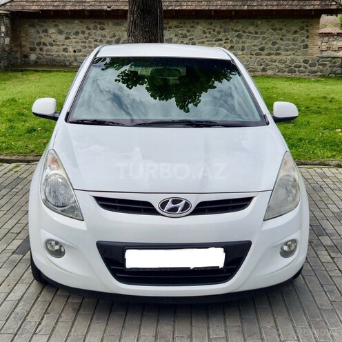 Hyundai i20 2011, 134,500 km - 1.4 l - Şəki