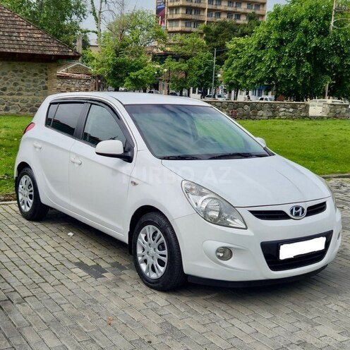 Hyundai i20 2011, 134,500 km - 1.4 l - Şəki