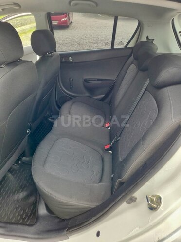 Hyundai i20 2011, 134,500 km - 1.4 l - Şəki